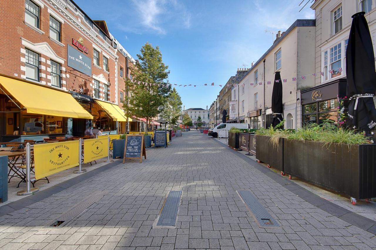 14 Oxford Mews - 5 Star Living For Up To 10 People Villa Southampton Exteriör bild