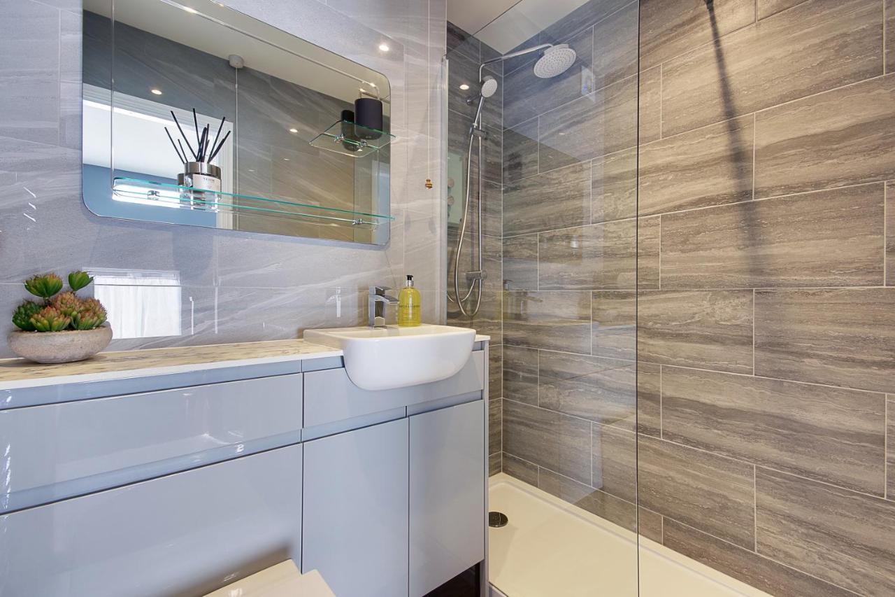 14 Oxford Mews - 5 Star Living For Up To 10 People Villa Southampton Exteriör bild